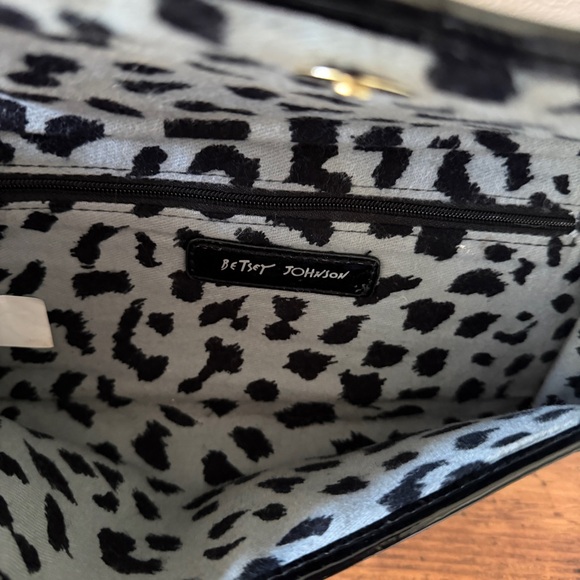 Betsey Johnson Gold Glitter Clutch Purse with Shoulder Bag Chain - Picture 10 of 10